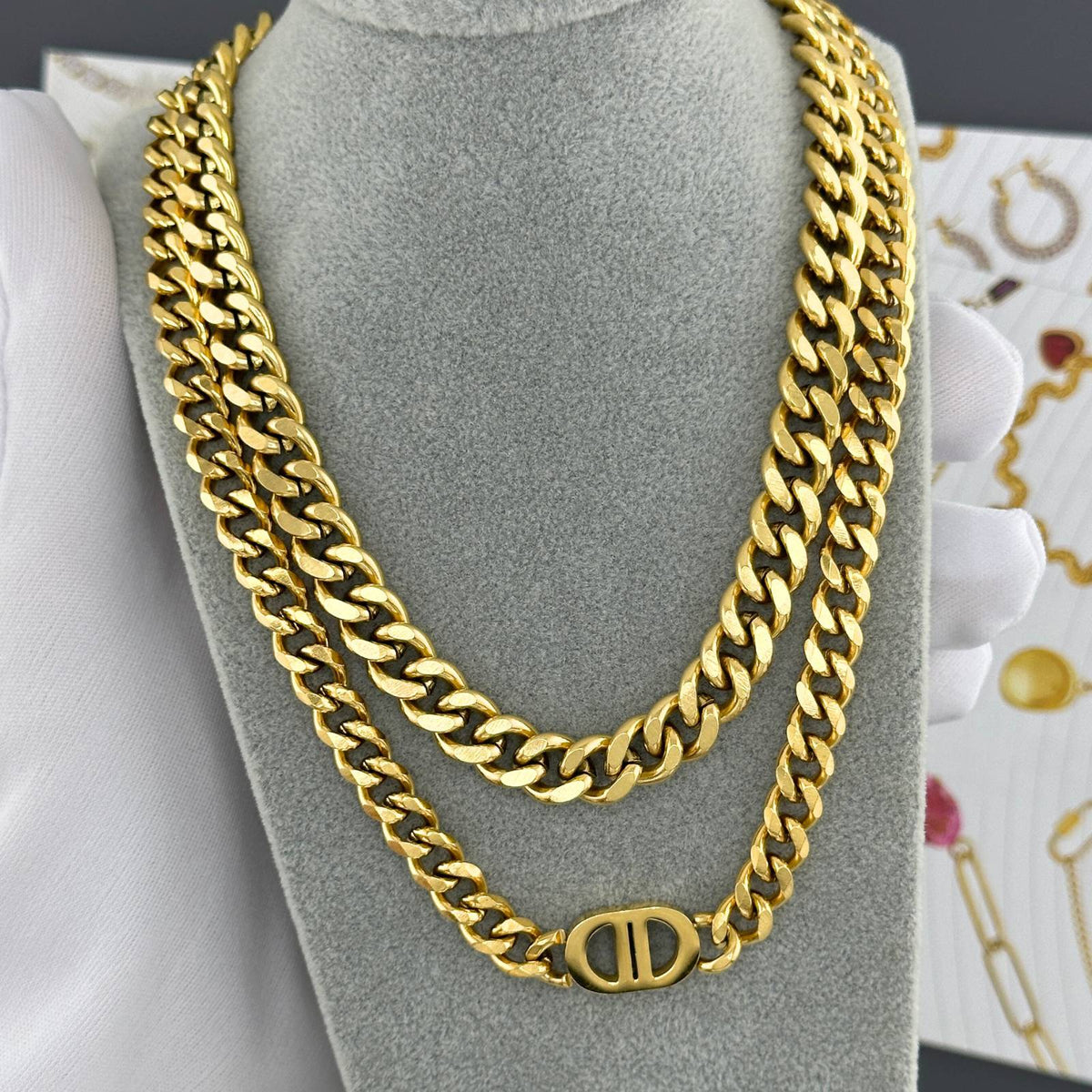 Collar de acero inoxidable bañado en oro de 18 quilates